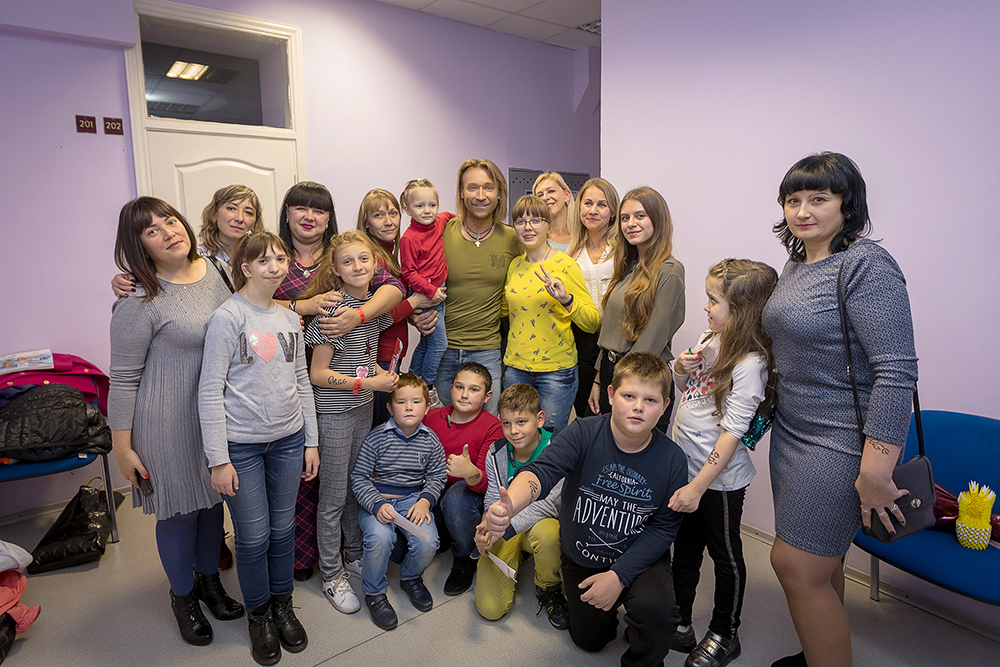 Шоу заминировано: Олега Винника "горячо" встретили в Сумах